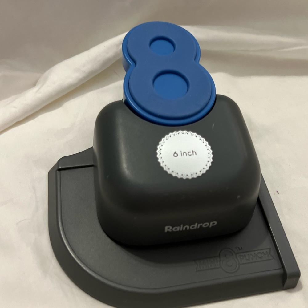 We R Memory Keepers-Mini 8 Raindrop Punch